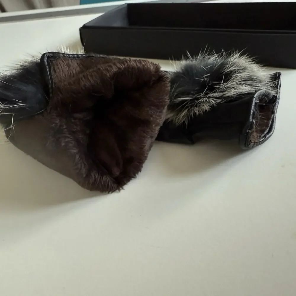 NIB Faux BlackLeather Gloves Faux Fur Pom Detail Mob Wife Aesthetic Women Size M